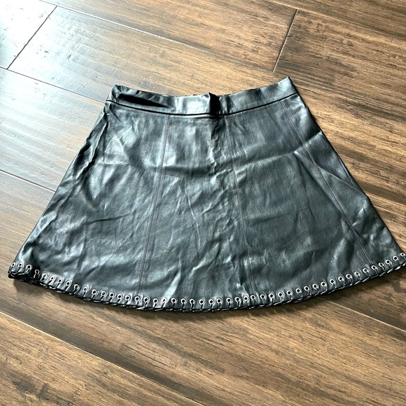GILBERT vegan leather skirt with woven grommet detail - Picture 1 of 11